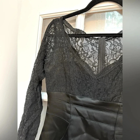 Maggy London | Classic Chic Black Lace & Stretch Satin Sheath Dress Size 6 Small - Picture 4 of 11